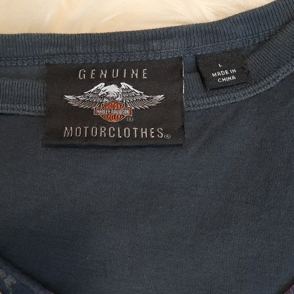 Harley Davidson Cutout Vneck ShortSleeve Fitted Tshirt - Picture 3 of 4